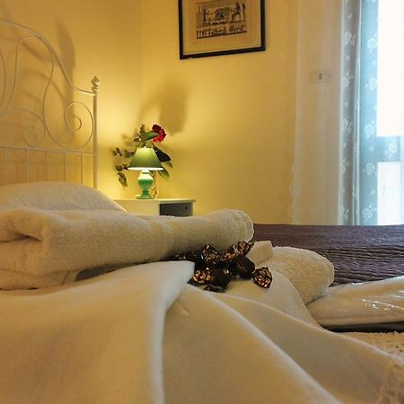レッチェLa Casa Di Chiccaアパートメント エクステリア 写真