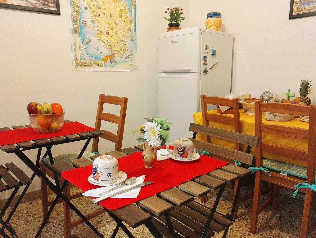 レッチェLa Casa Di Chiccaアパートメント エクステリア 写真